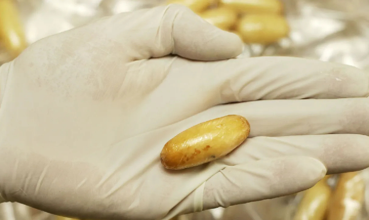 Brasileiro é preso no Japão por contrabandear cocaína dentro do corpo