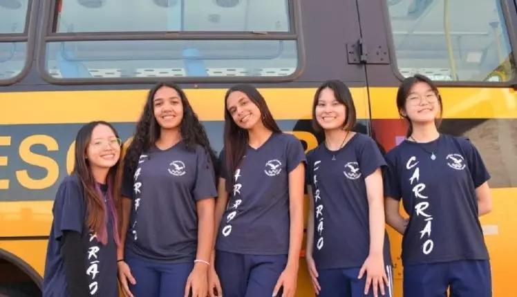 Alunas transformam óleo de cozinha em combustível