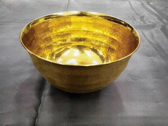 Homem Detido por Roubo de Tigela de Ouro de 10 Milhões de Ienes