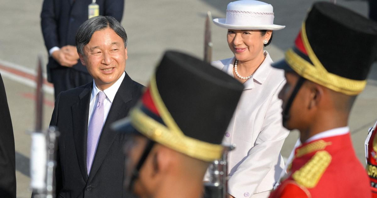 Imperador e Imperatriz do Japão chegam ao Reino Unido