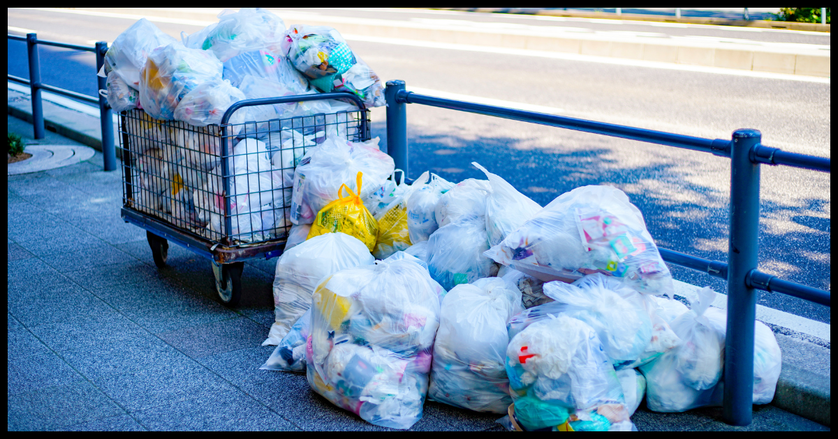 Lixo Caindo do Céu em Kobe: Mistério e Risco nas Manhãs de Coleta