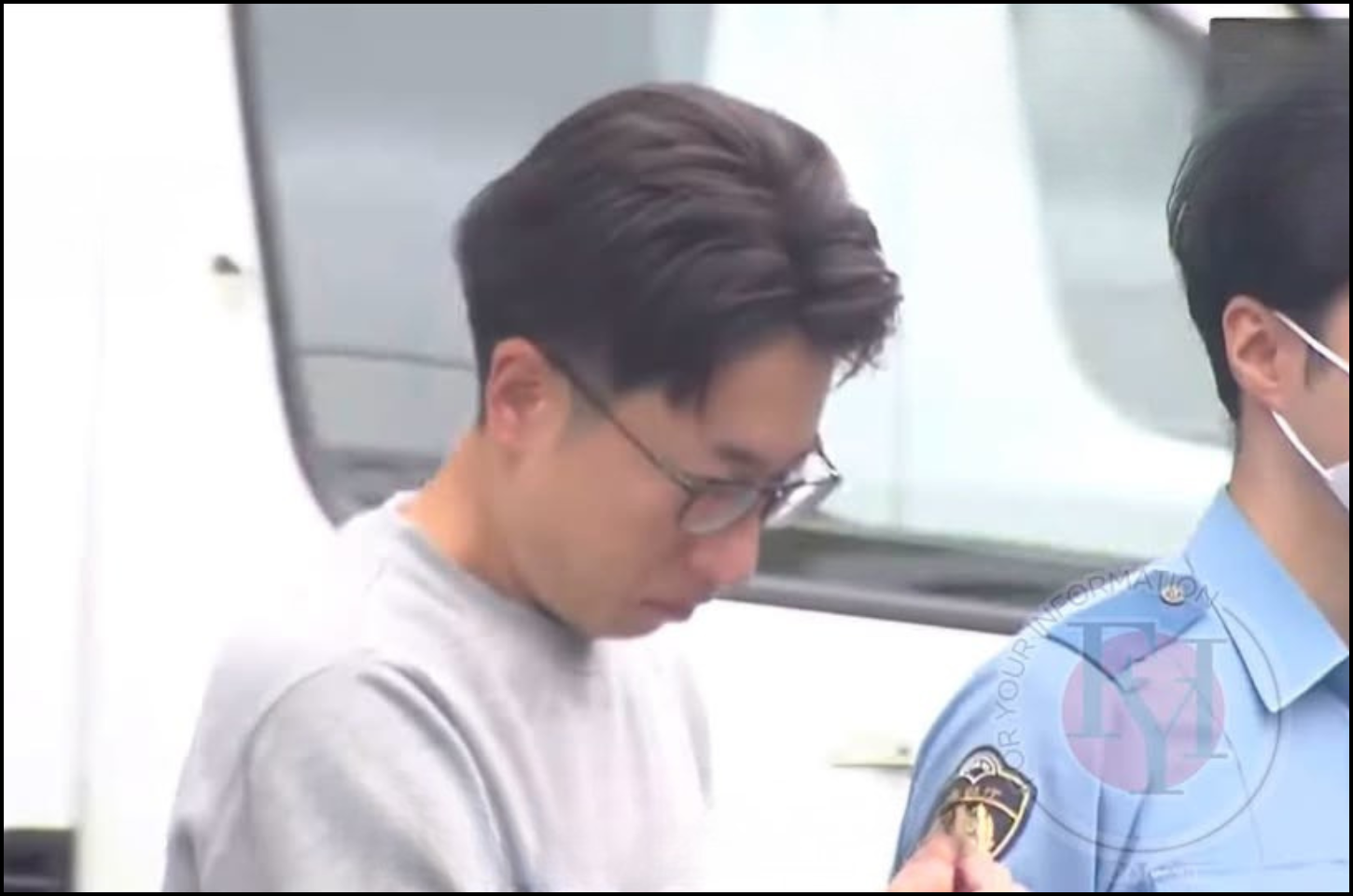 Homem é preso após circular nu e abordar jovem em parque de Tóquio