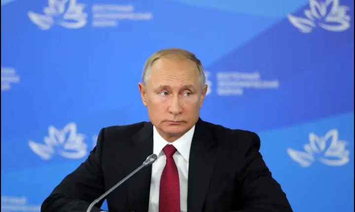 PUTIN REAFIRMA DEFESA DA FAMÍLIA TRADICIONAL E REJEITA TERMOS “PROGENITOR 1 E 2”